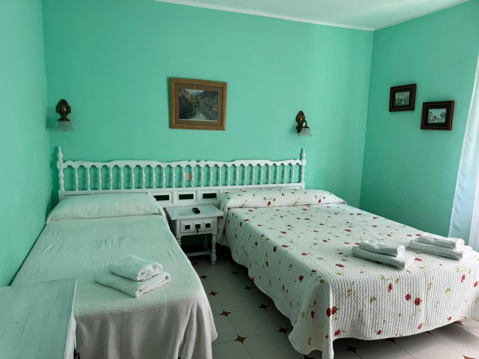 El Castanu De Cue Hotel Luaran gambar
