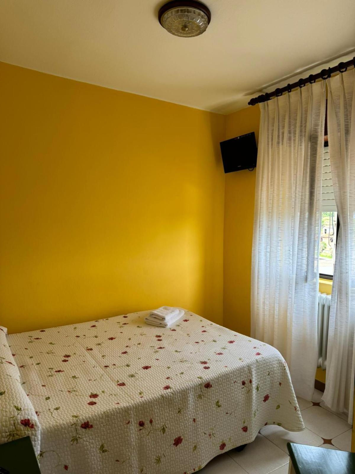 El Castanu De Cue Hotel Luaran gambar